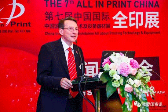 本科生结业去应聘服务员的背后,你看到了什么?:BBIN百家乐,BBIN官网,BBIN棋牌,BBIN直播(图2) BBIN百家乐,BBIN官网,BBIN棋牌,BBIN直播